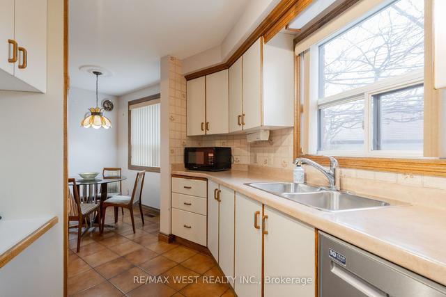 1516 Lawrence Ave W, House semidetached with 3 bedrooms, 2 bathrooms and 7 parking in Toronto ON | Image 5