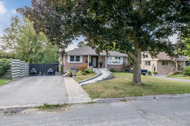 45 Eugenia St, House detached with 2 bedrooms, 2 bathrooms and 6 parking in Barrie ON | Image 12