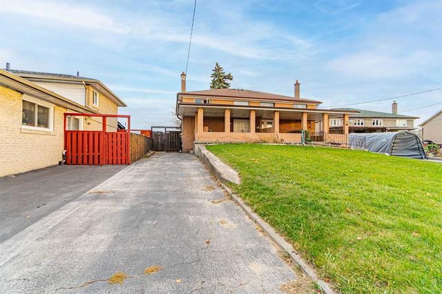 51 Franson Cres, House semidetached with 3 bedrooms, 3 bathrooms and 3 parking in Toronto ON | Image 1