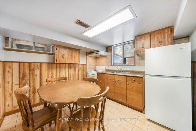 1373 Davenport Rd, House semidetached with 3 bedrooms, 3 bathrooms and 2 parking in Toronto ON | Image 21