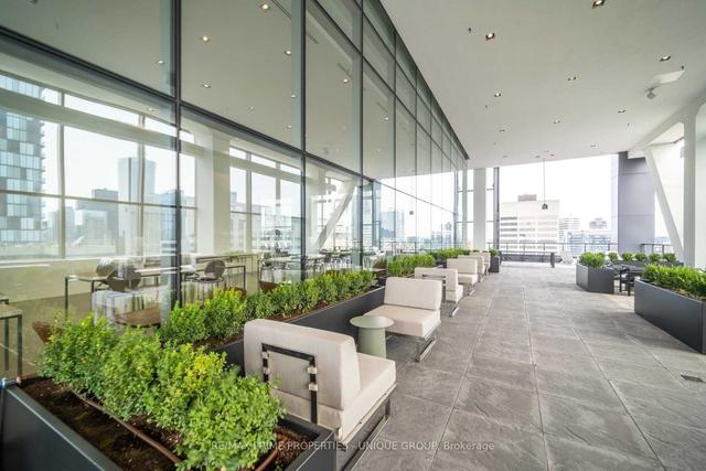 3402 - 488 University Ave, Condo with 3 bedrooms, 2 bathrooms and 0 parking in Toronto ON | Image 22