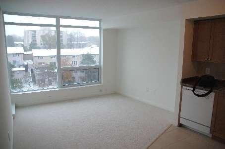 1016 - 18 Valley Woods Rd, Condo with 1 bedrooms, 1 bathrooms and 1 parking in Toronto ON | Image 2