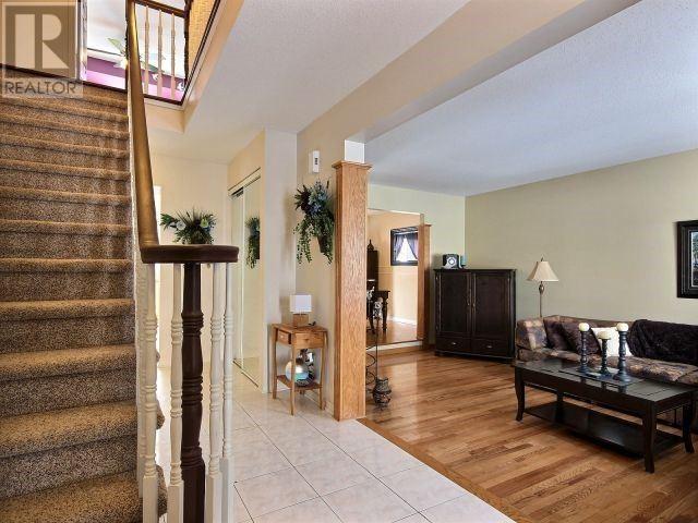 25 Spindle Way, House detached with 4 bedrooms, 4 bathrooms and 4 parking in Ottawa ON | Image 7