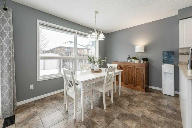 69 Rush Meadow St, House detached with 3 bedrooms, 3 bathrooms and 3 parking in Kitchener ON | Image 3