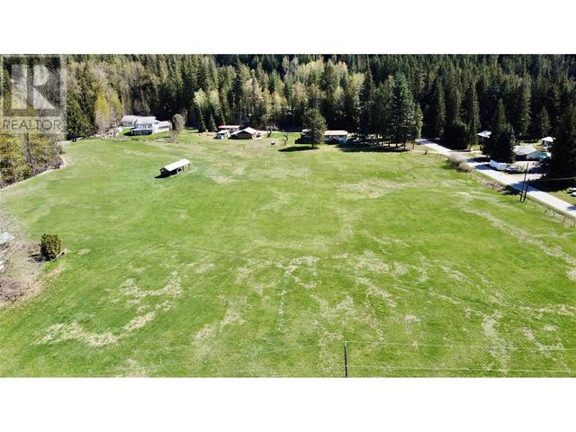 2015 Kerr Road, House detached with 3 bedrooms, 1 bathrooms and 10 parking in Sicamous BC | Image 45