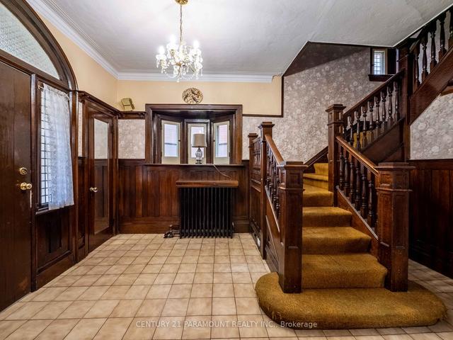 7 Burlington Cres, House detached with 6 bedrooms, 5 bathrooms and 4 parking in Toronto ON | Image 34