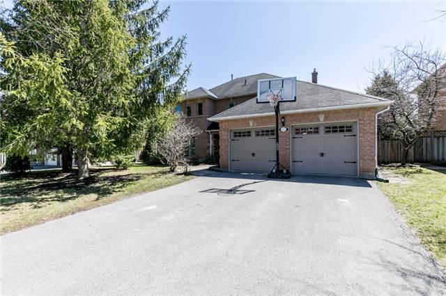 81 Timberline Tr, House detached with 4 bedrooms, 5 bathrooms and 4 parking in Aurora ON | Image 1