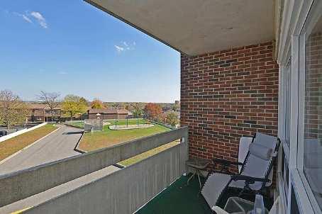 915 Elmsmere Rd, Condo with 2 bedrooms, 1 bathrooms and 1 parking in Ottawa ON | Image 7