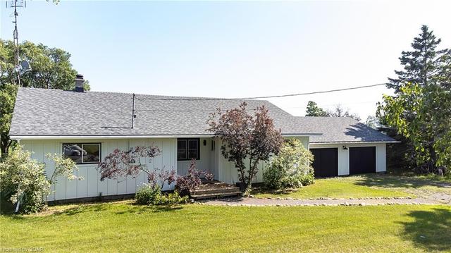 191 County Rd 20, House detached with 3 bedrooms, 1 bathrooms and null parking in Prince Edward County ON | Image 23