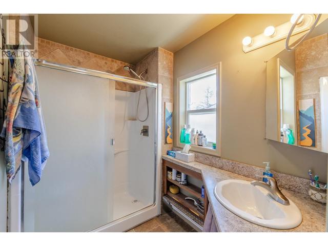 597 Burns Street, House detached with 3 bedrooms, 2 bathrooms and 3 parking in Penticton BC | Image 16