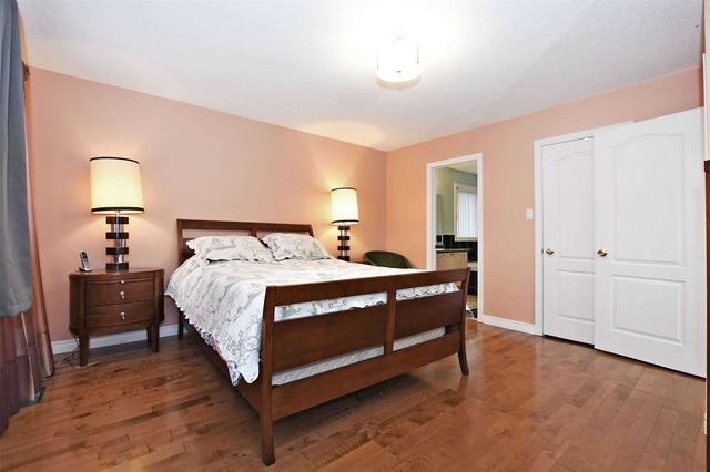 cres - 47 Colonial Cres, House detached with 3 bedrooms, 4 bathrooms and 6 parking in Richmond Hill ON | Image 16