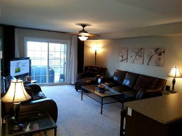 10 - 137 Sydenham Wl, Condo with 2 bedrooms, 1 bathrooms and null parking in Barrie ON | Image 3