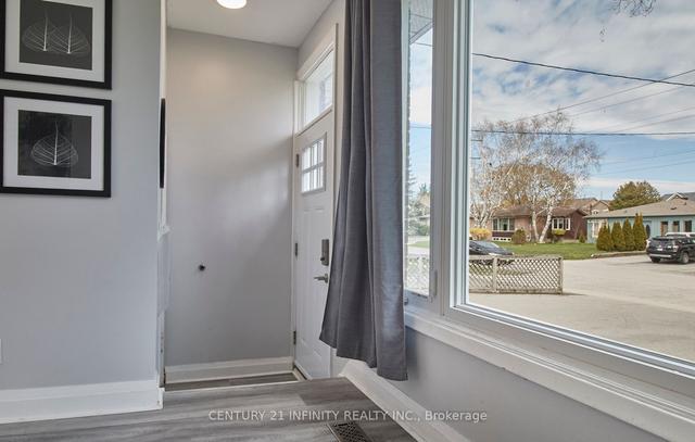 1008 Centre St N, House detached with 3 bedrooms, 2 bathrooms and 4 parking in Whitby ON | Image 35