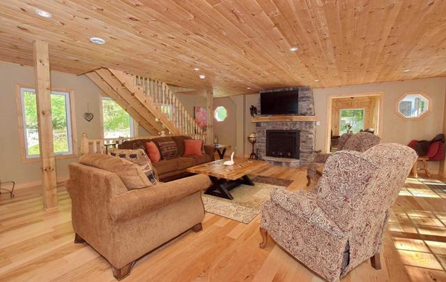1117b Beaver Creek Lane, House detached with 6 bedrooms, 4 bathrooms and 10 parking in Central Frontenac ON | Image 3
