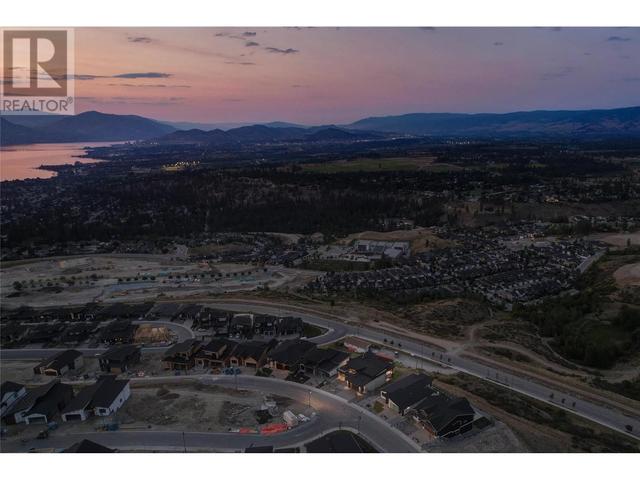 1054 Emslie Street, House detached with 3 bedrooms, 2 bathrooms and 4 parking in Kelowna BC | Image 93