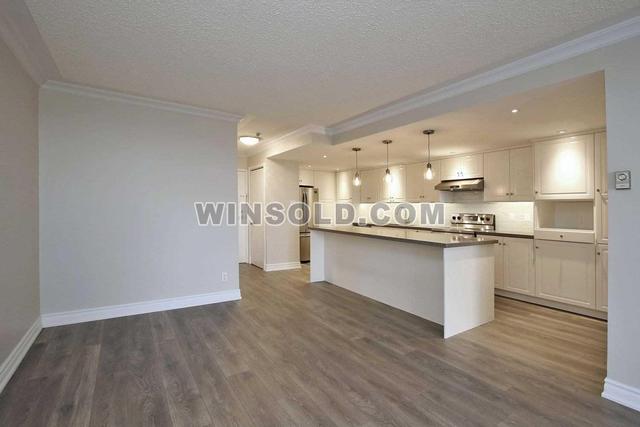1422 - 32 Clarissa Dr, Condo with 2 bedrooms, 2 bathrooms and 1 parking in Richmond Hill ON | Image 4