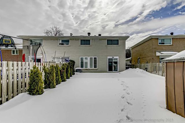 50 Endsleigh Cres, House semidetached with 3 bedrooms, 3 bathrooms and 3 parking in Toronto ON | Image 17