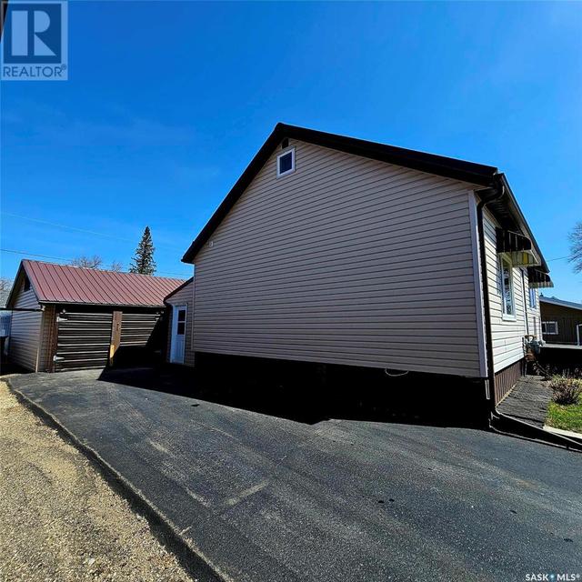 206 Wells Avenue E, House detached with 4 bedrooms, 2 bathrooms and null parking in Langenburg SK | Image 11