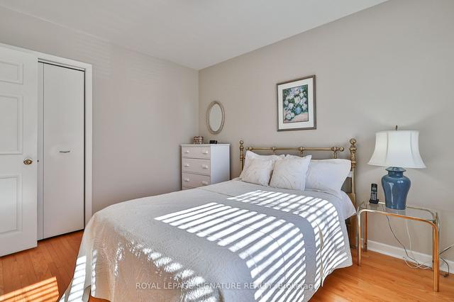 24 Aldenham Cres, House detached with 5 bedrooms, 3 bathrooms and 6 parking in Toronto ON | Image 20