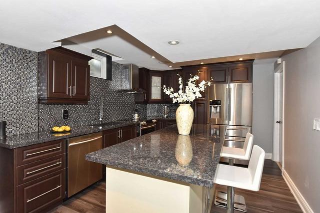 34 Violetridge Crt, House detached with 4 bedrooms, 4 bathrooms and 6 parking in Brampton ON | Image 13