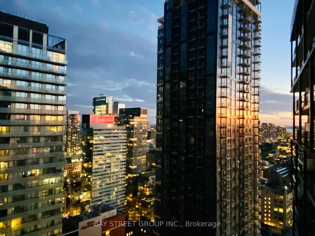 3310 - 125 Peter St, Condo with 1 bedrooms, 1 bathrooms and 0 parking in Toronto ON | Image 1