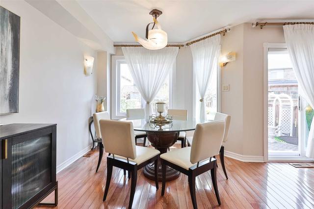 5488 Tree Crest Crt, House semidetached with 3 bedrooms, 3 bathrooms and 3 parking in Mississauga ON | Image 3