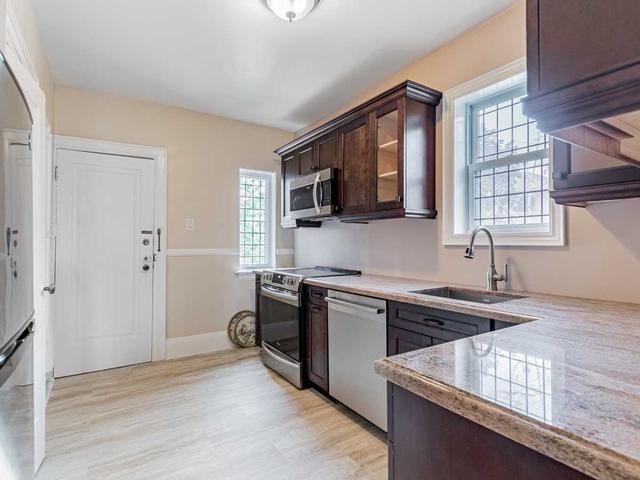 upper - 2 Larkin Ave, House detached with 2 bedrooms, 1 bathrooms and 1 parking in Toronto ON | Image 9