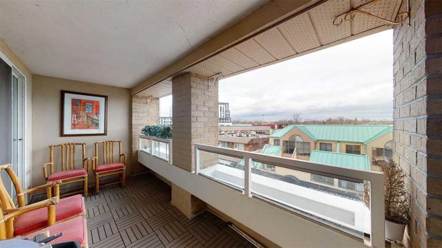 422 - 100 Bronte Rd, Condo with 3 bedrooms, 3 bathrooms and 2 parking in Oakville ON | Image 3