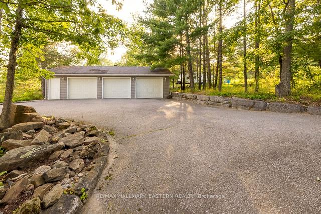 15 Oakridge Dr, House detached with 2 bedrooms, 3 bathrooms and 11 parking in North Kawartha ON | Image 26