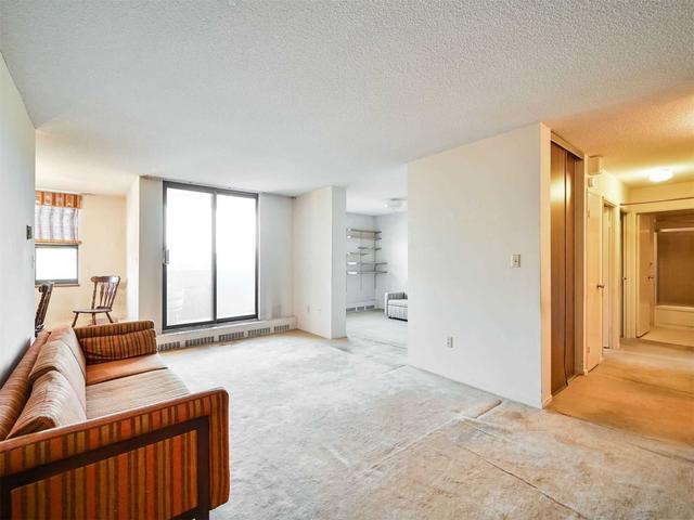 402 - 90 Ling Rd, Condo with 2 bedrooms, 1 bathrooms and 1 parking in Toronto ON | Image 2