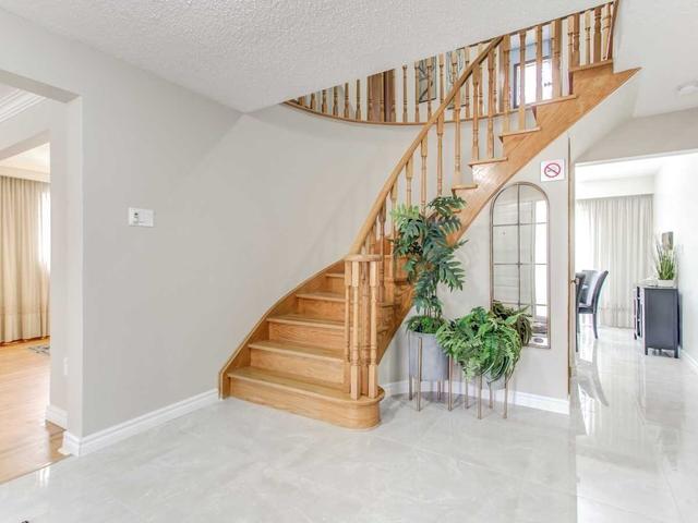 16 Clayland Dr, House detached with 4 bedrooms, 4 bathrooms and 7 parking in Toronto ON | Image 25
