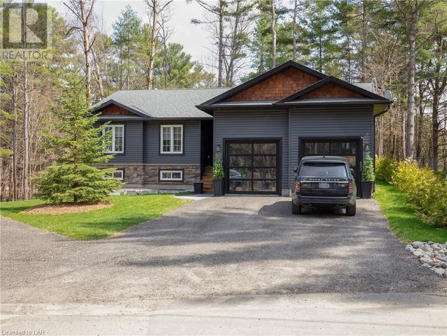 90 Ann Street, House detached with 3 bedrooms, 2 bathrooms and 6 parking in Bracebridge ON | Image 1