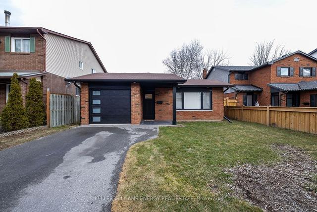 163 Limerick St, House detached with 3 bedrooms, 2 bathrooms and 5 parking in Oshawa ON | Image 1