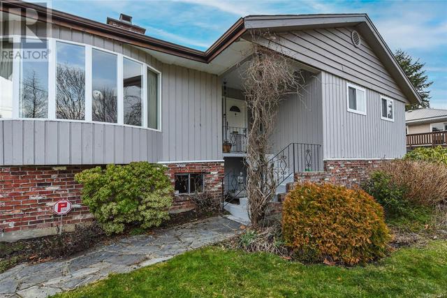 1757 Harmston Ave, House detached with 4 bedrooms, 3 bathrooms and 3 parking in Courtenay BC | Image 41