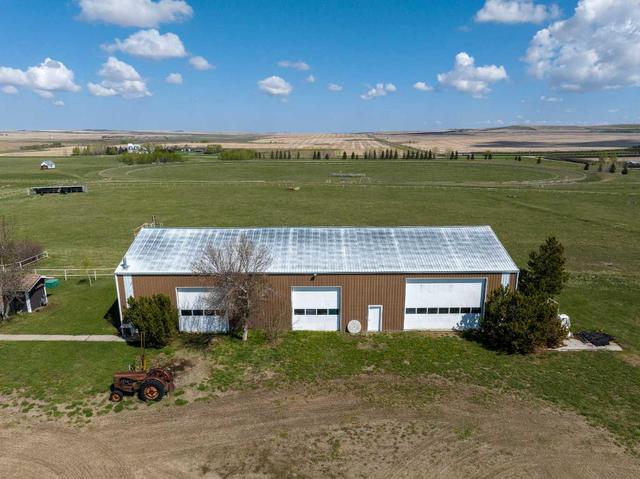 185038 Range Road 241, House detached with 5 bedrooms, 3 bathrooms and 10 parking in Vulcan County AB | Image 2