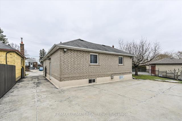 64 Juliet Cres, House detached with 2 bedrooms, 2 bathrooms and 8 parking in Toronto ON | Image 27