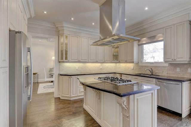 208 Dunview Ave, House detached with 5 bedrooms, 6 bathrooms and 10 parking in Toronto ON | Image 8