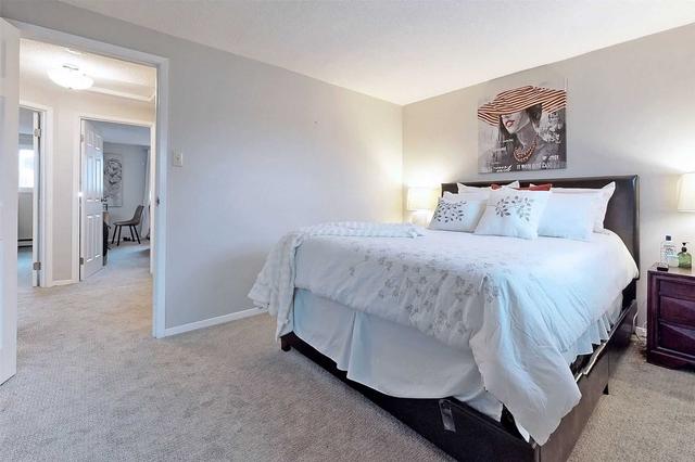 7 - 700 Harmony Rd N, Townhouse with 3 bedrooms, 3 bathrooms and 2 parking in Oshawa ON | Image 8