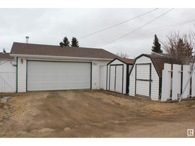 5126 55 Av, House detached with 5 bedrooms, 2 bathrooms and null parking in St. Paul AB | Image 3