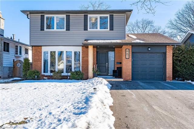 667 Montego Crescent, House detached with 3 bedrooms, 2 bathrooms and 5 parking in Burlington ON | Image 1