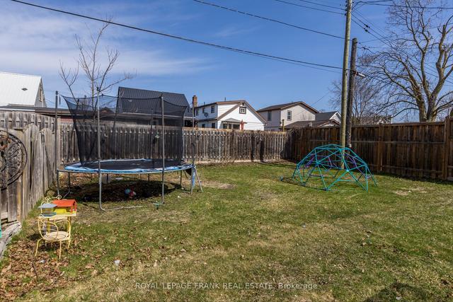 36 Ephgrave Blvd, House detached with 2 bedrooms, 1 bathrooms and 2 parking in Peterborough ON | Image 27