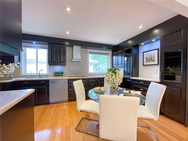 453 Lynett Cres, House detached with 3 bedrooms, 2 bathrooms and 8 parking in Richmond Hill ON | Image 10