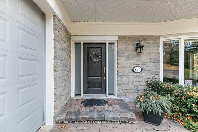 668 Brush Grve, Townhouse with 3 bedrooms, 4 bathrooms and 5 parking in Aurora ON | Image 12