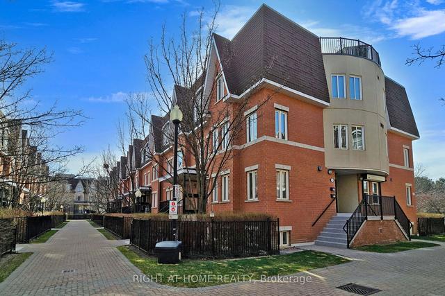 160 - 310 John St, Townhouse with 2 bedrooms, 2 bathrooms and 1 parking in Markham ON | Image 1