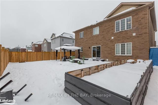 215 Breton St, House detached with 4 bedrooms, 4 bathrooms and 4 parking in Clearview ON | Image 30