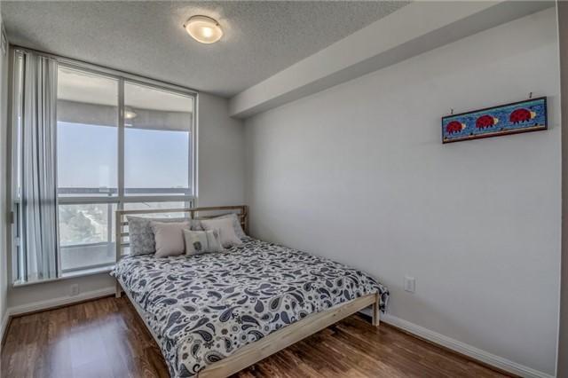 1003 - 23 Lorraine Dr, Condo with 3 bedrooms, 2 bathrooms and 1 parking in Toronto ON | Image 16