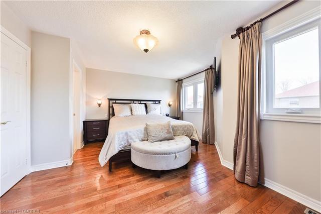 5488 Tree Crest Court, House semidetached with 3 bedrooms, 2 bathrooms and 3 parking in Mississauga ON | Image 12