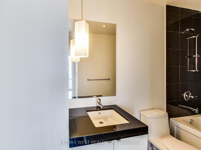 4407 - 8 The Esplanade Ave, Condo with 2 bedrooms, 2 bathrooms and 1 parking in Toronto ON | Image 15