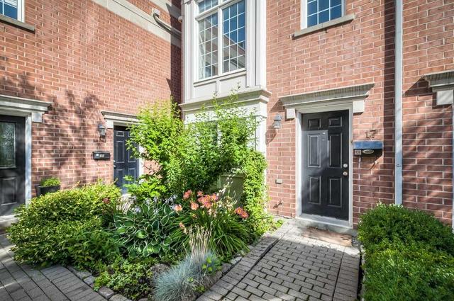 th17 - 6 Wellesley Pl, House attached with 2 bedrooms, 2 bathrooms and 1 parking in Toronto ON | Image 12