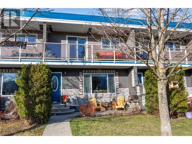 4 - 1600 Front Street, House attached with 3 bedrooms, 1 bathrooms and null parking in Revelstoke BC | Image 2